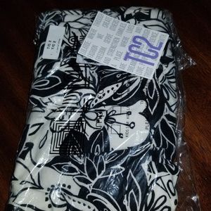 Lularoe TC2 Rare black and white leggings